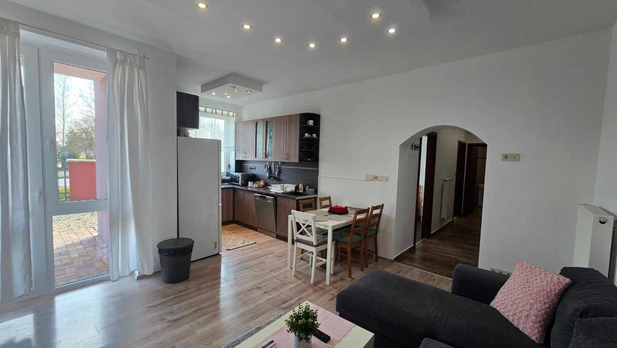 Aqua Apartman Tiszaújváros Exterior foto